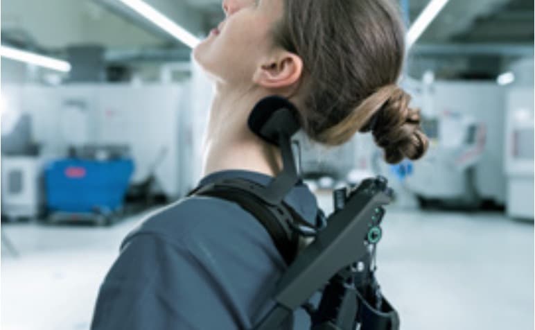 IX SHOULDER AIRとCX EASY NECKの組み合わせ - 首の負担軽減と肩のサポートを同時に実現